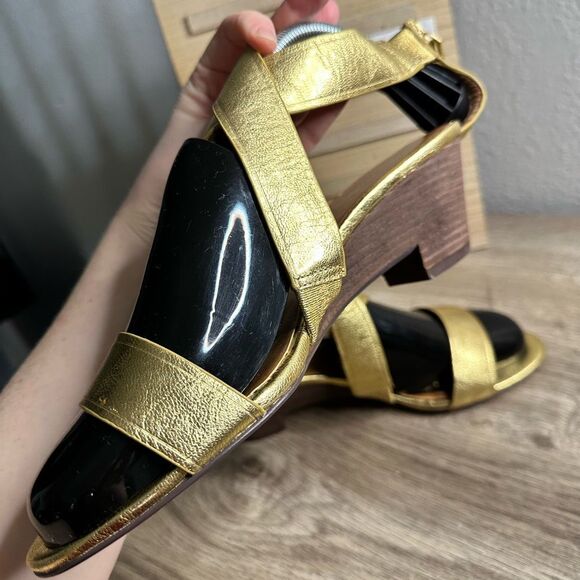 Kate Spade Saturday Women’s 9 Brand New Gold Strappy Sandals Metallic NWT New - Picture 11 of 13